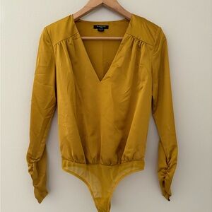 Marciano by Guess Silky Mustard V-Neck Bodysuit Sz 2
